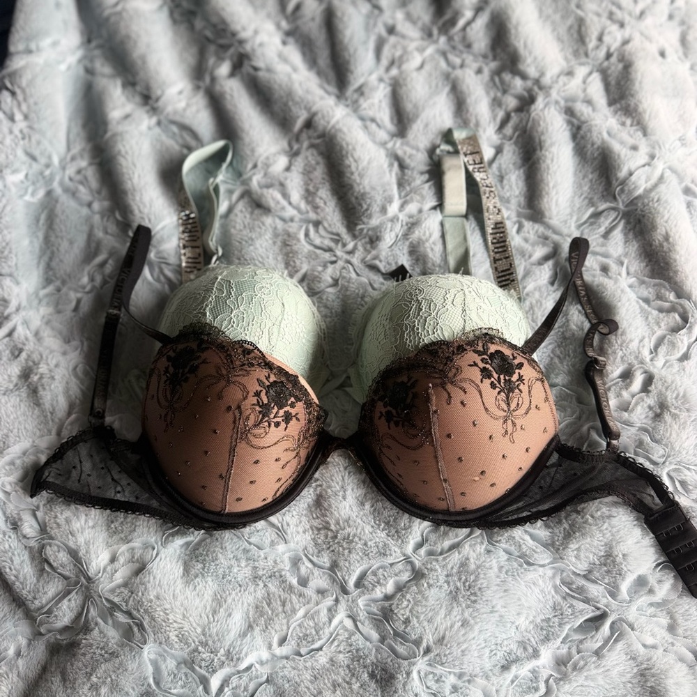 Lace Overlay Two-Tone Push-Up Bra - Mint & Nude/black